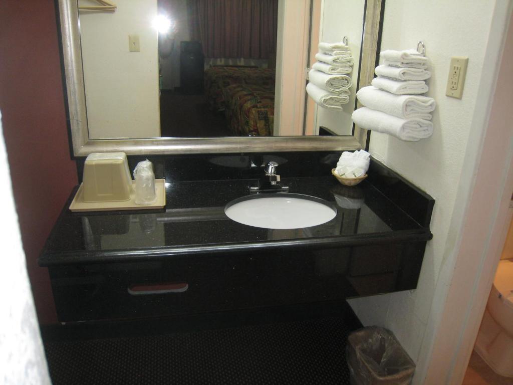 Motel 8 Maricopa Экстерьер фото